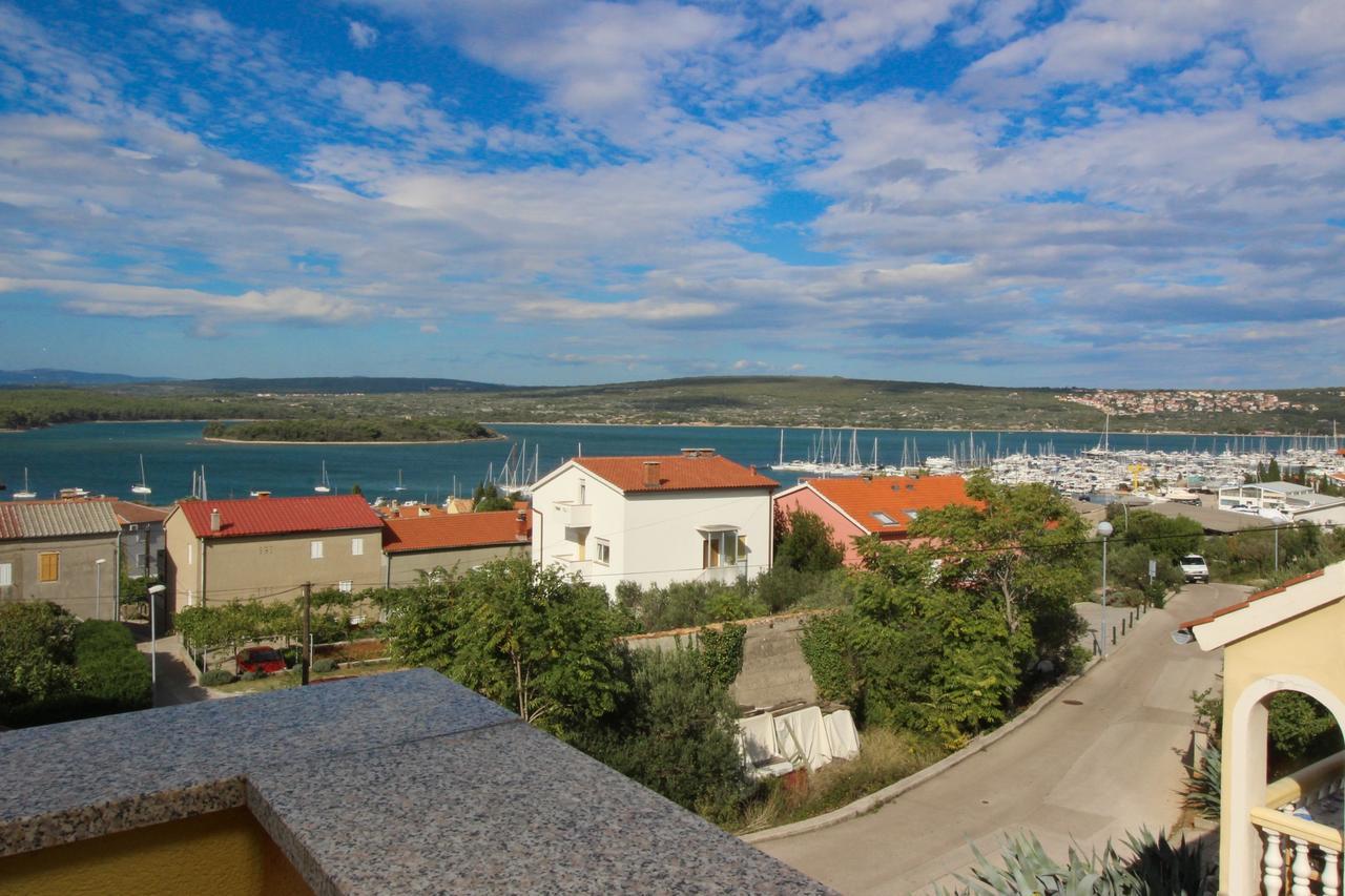 Apartments Koritnik Punat Exterior photo